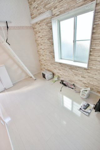 ユナイト日吉ロス・プリモスの居間・リビング|同タイプ参考写真です。