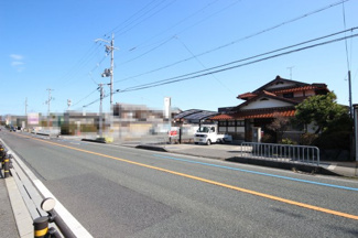 【外観】 | 県道558号から外観、建物は複数あります。