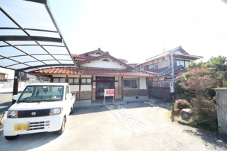 【駐車場】 | 現状でも複数台の駐車が可能です。