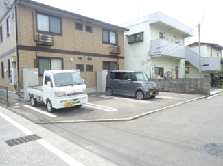 【駐車場】