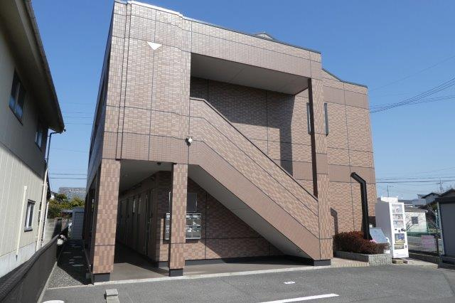 倉敷市上東のアパートの外観