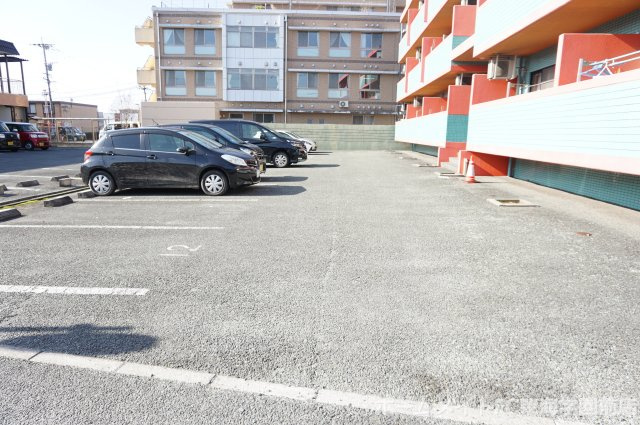 ファインステージ　イーストの駐車場