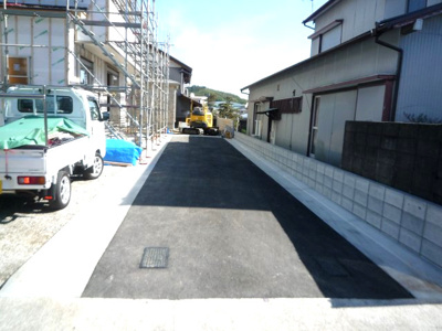 【前面道路含む現地写真】 | 高知市万々新築戸建て