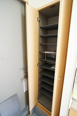 【設備】 | ピースシャトー | シューズボックス（写真は102）