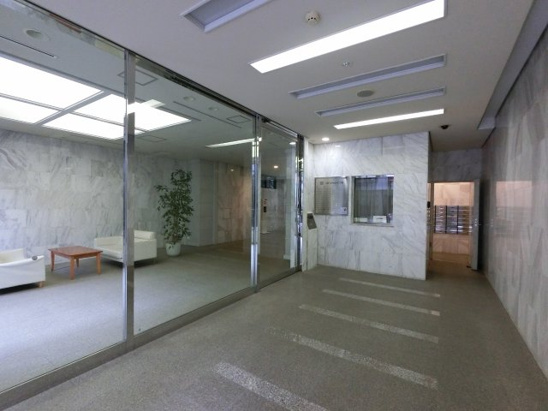 【エントランス】