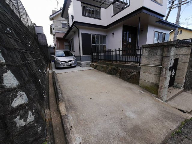 宿原貸家の駐車場