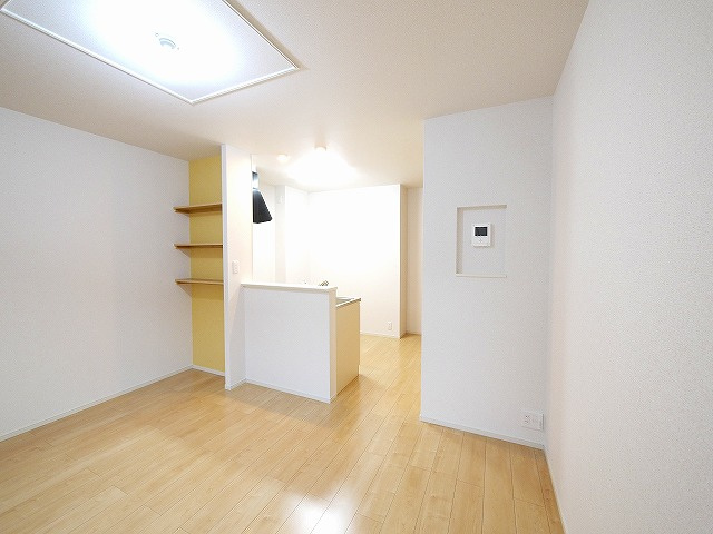 カーサベルデⅠの居間・リビング|ゆったり過ごせる居間です