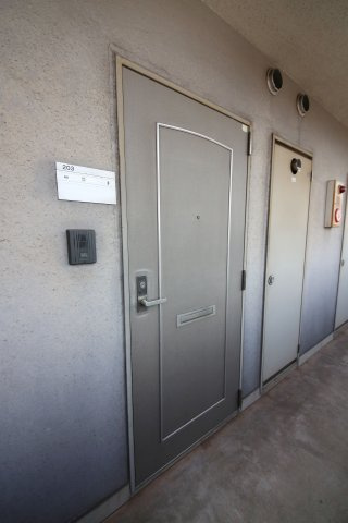セカンドシェニールの玄関