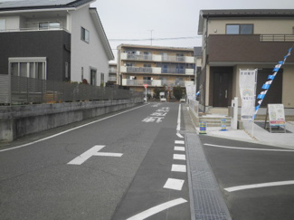 【前面道路含む現地写真】 | 前面道路含む現地写真です