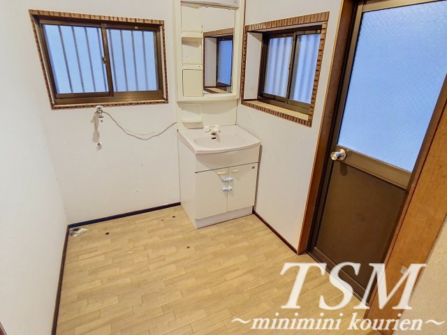 南中振一戸建て貸家の洗面所