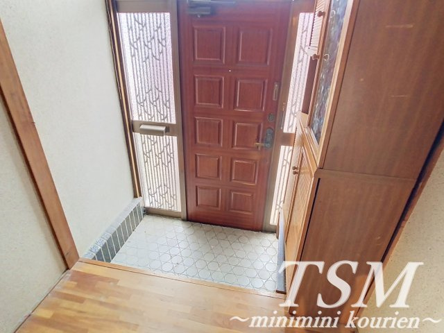 南中振一戸建て貸家の玄関