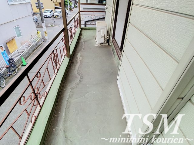 南中振一戸建て貸家のバルコニー