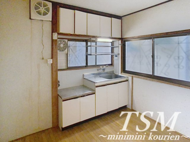 南中振一戸建て貸家のキッチン