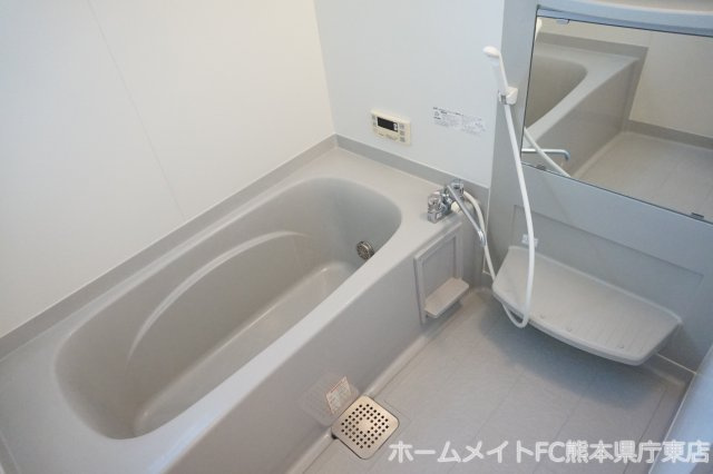 熊本市東区下江津８丁目のアパートの浴室