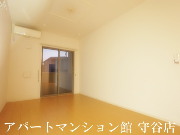 ベッラ・ヴィスタⅡの居間・リビング