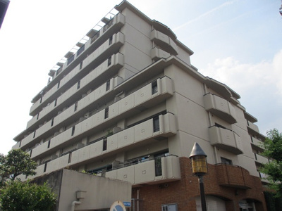 【外観】 | オリエント豊中アーバンライフ | 【現地写真】 鉄筋コンクリート造8階建♪ 陽当たりに良いマンションとなっております♪