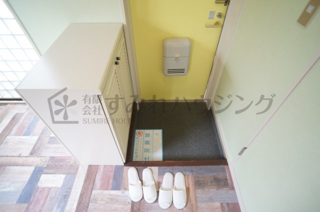 プティ・セジュールの玄関