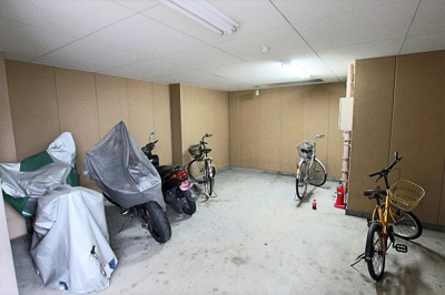 【駐車場】 | INOVE長瀬Ⅲ（長瀬賃貸） | バイク置き場です