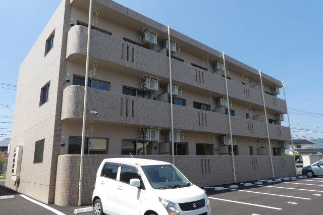 総社市総社の賃貸マンションの外観
