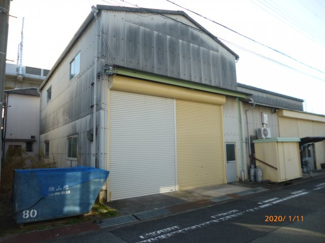 枝吉４丁目倉庫の外観