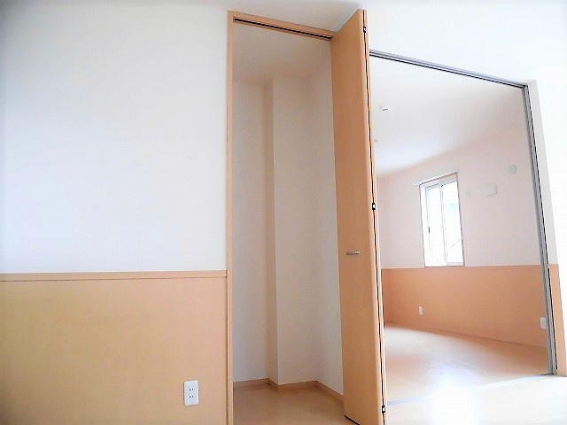 ヴィブレ熊川の収納|写真は同建物の別部屋を参考に掲載しております。