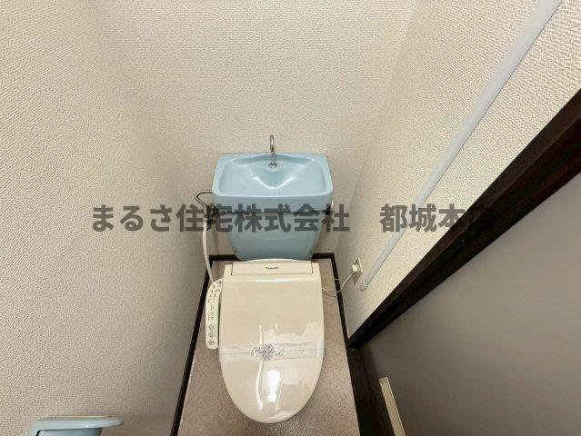 ロワイヤルヒルズ「水道料込み」のトイレ