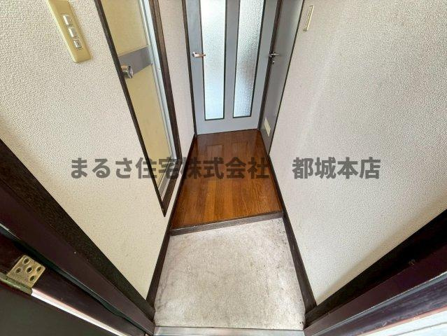 ロワイヤルヒルズ「水道料込み」の玄関|玄関です