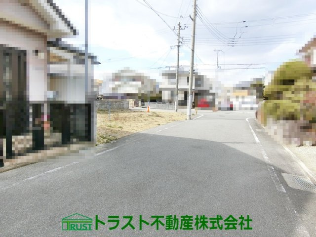 明石市沢野2丁目　土地の前面道路含む現地写真