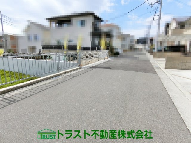 明石市大久保町大久保町-1号棟　新築戸建の前面道路含む現地写真