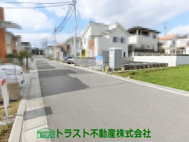 明石市大久保町大久保町2号棟　新築戸建の前面道路含む現地写真