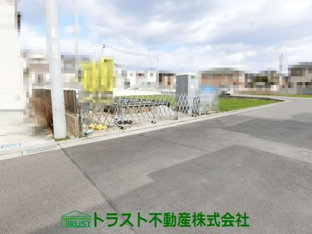 明石市大久保町大久保町2号棟　新築戸建の前面道路含む現地写真