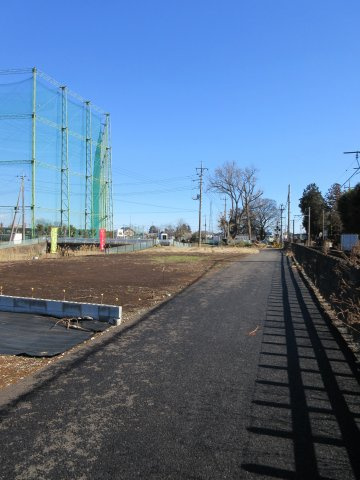川越市笠幡　建築条件なし売地　「笠幡駅」徒歩20分　敷地60坪　【霞ヶ関小学区】の前面道路含む現地写真