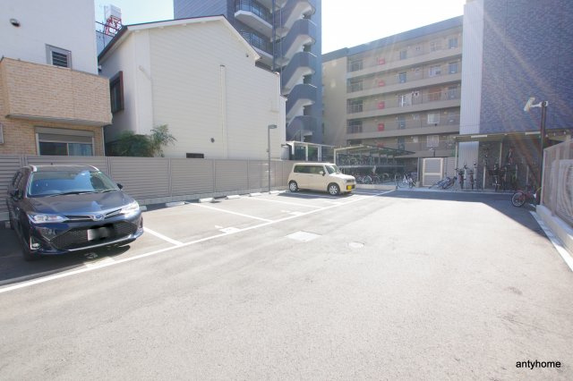 レジュールアッシュ桜宮リバーコート　仲介手数料無料の駐車場