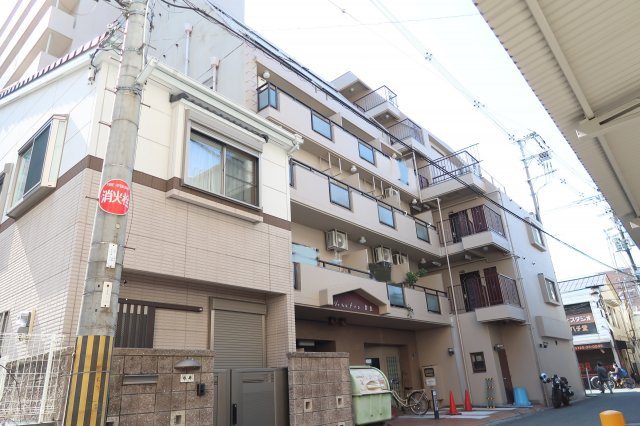 シャルムメゾン香里の外観|エントランス側の外観