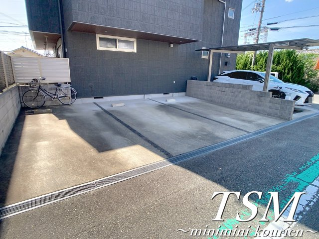 ポルト ボヌールの駐車場