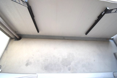 【バルコニー】 | ショーソン上沢 | お洗濯にも便利なバルコニー付き