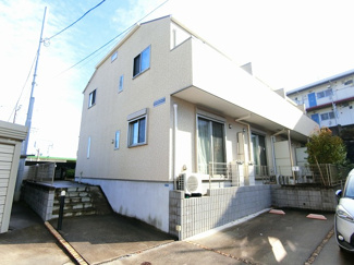 【外観】 | 小田急線「柿生」駅まで徒歩6分の好立地！人気のテラスハウスです☆駅近で通勤通学はもちろん、お買い物やお出かけにもGood☆