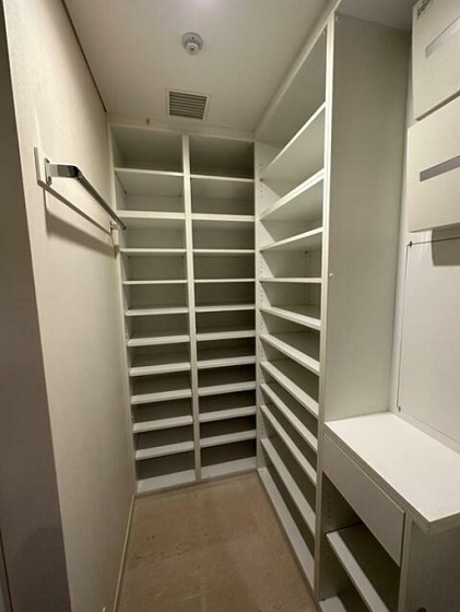 千代田区平河町２丁目の賃貸マンションの玄関|シューズインクローゼット