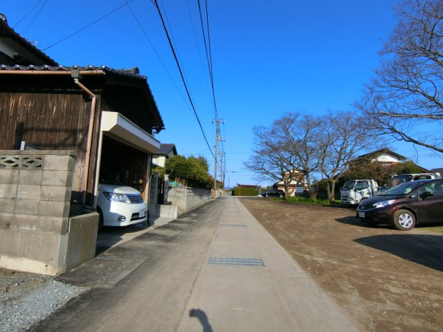 境港市渡町　売土地１の前面道路含む現地写真