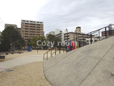 【周辺】 | グランブルジュ | マンション前は、憩いの公園です