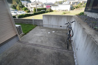 【その他共用部分】 | 駐輪場を完備しています♪荷物が重いときに自転車があれば助かりますね！