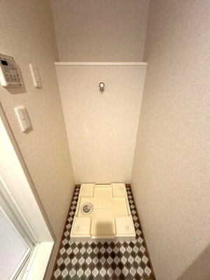 【設備】 | スカイガーデン | 洗面所内、浴室前にある室内洗濯機置き場です♪防水パンが付いているので万が一の漏水にも安心です！