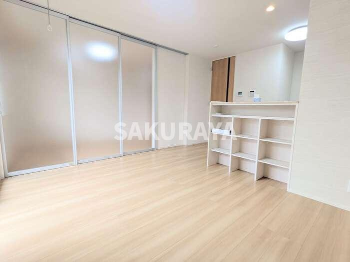 メゾンサンライズの居間・リビング|大きい浴槽なので、お風呂好きにはピッタリです。