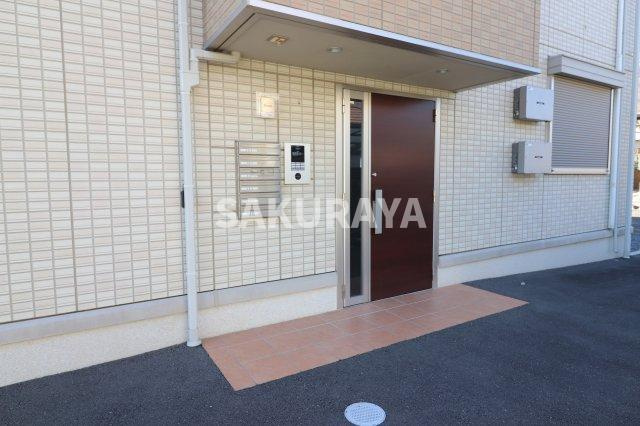 メゾンサンライズのエントランス