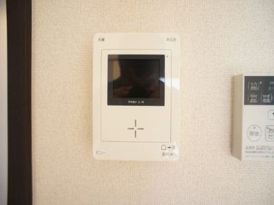 【セキュリティ】 | コスモスⅡ | 訪問者の確認ができるTVドアホン付きです♪