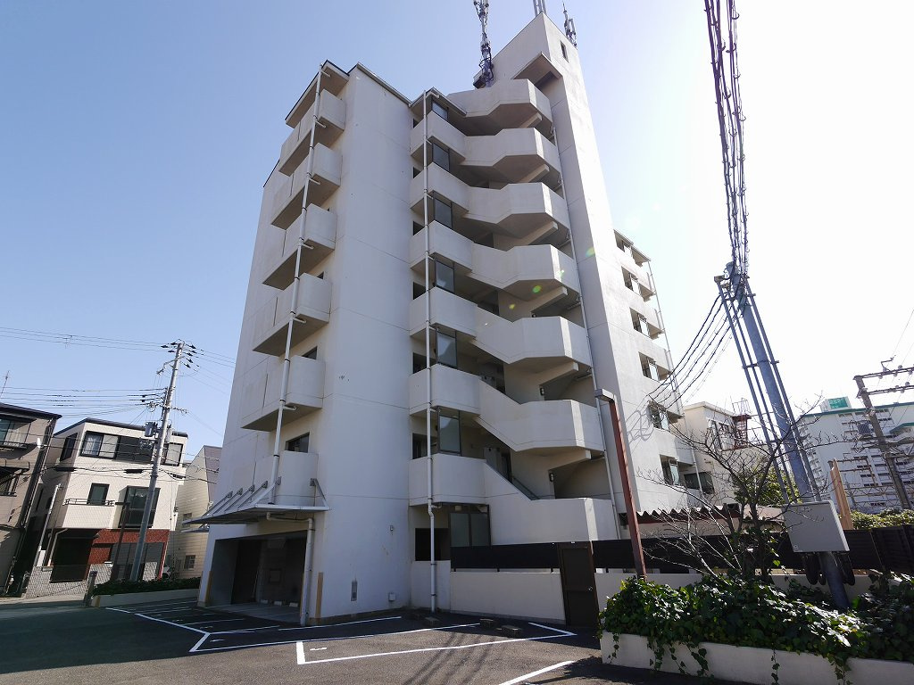 ロワジール山手の外観