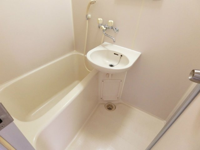 第2秋葉ビルの浴室