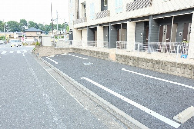 プラシードCOCOの駐車場