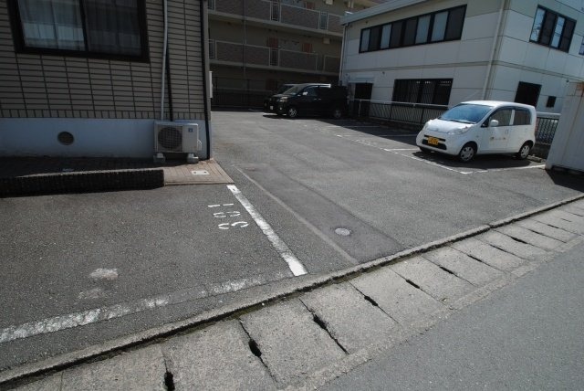 セジュール水上の駐車場|駐車スペースもあります