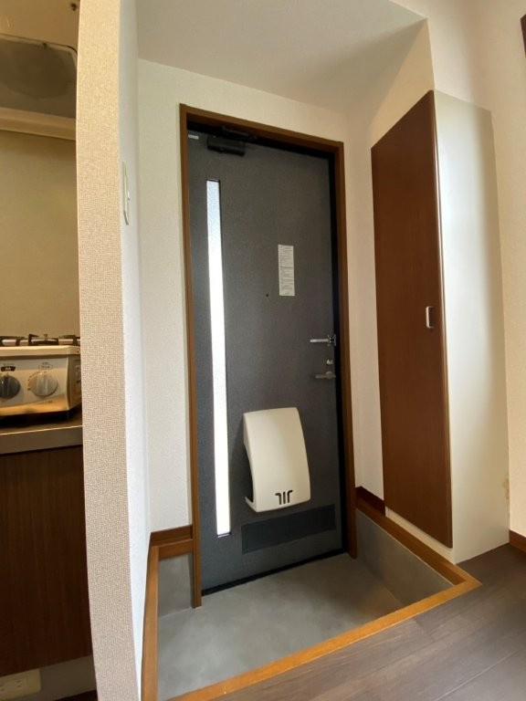 プリムヴェール館向A棟の玄関